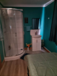 Singapore Massage and Chinese Massage In  Woking & Camberley Surrey